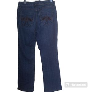 Anne Klein  AK designer jeans, size 4 straight leg designs on back pockets.